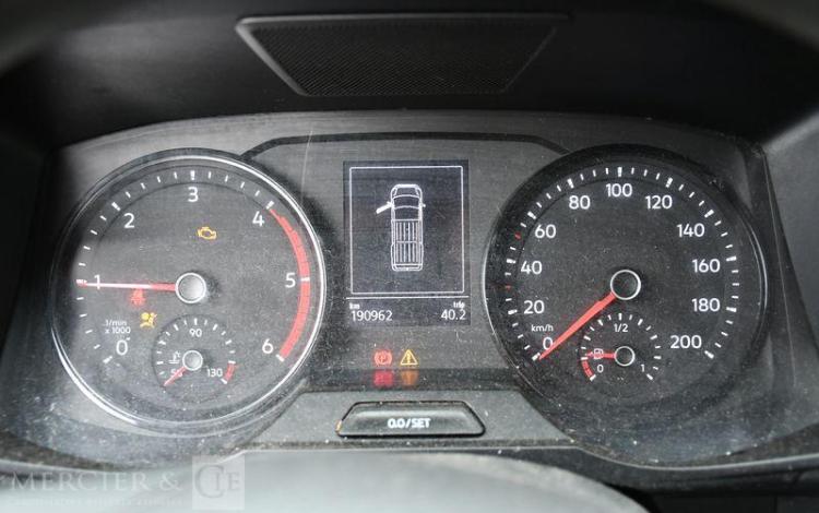 VOLKSWAGEN CRAFTER BUSINESS LINE BLANC GD-564-KZ