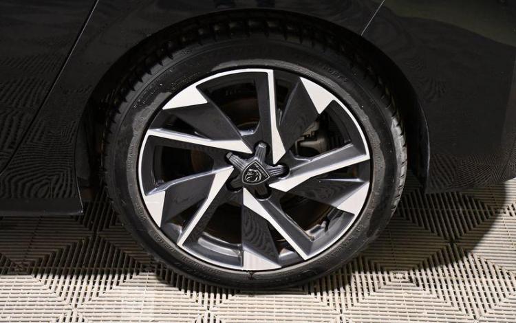 PEUGEOT 308 1.2 PURETECH 130ch ALLURE PACK NOIR GD-740-GJ