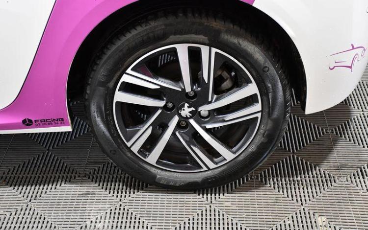 PEUGEOT 208 A,E ALLURE BLUEHDI BLANC GD-878-QZ