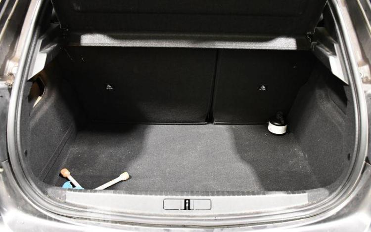 PEUGEOT 208 1.2 PURETECH 100ch ROADTRIP EAT GRIS GE-520-AA