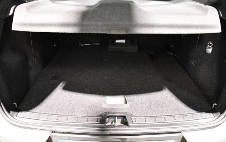 VOLVO XC40 T4 R-DESIGN 2M Y 2,5 GRIS GG-131-ML