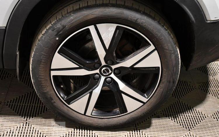 VOLVO XC40 T4 R-DESIGN 2M Y 2,5 GRIS GG-131-ML