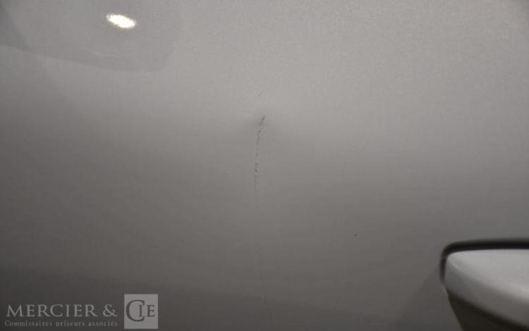 VOLVO XC40 T4 R-DESIGN 2M Y 2,5 GRIS GG-131-ML