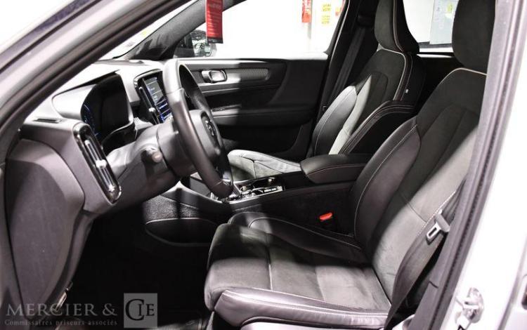 VOLVO XC40 T4 R-DESIGN 2M Y 2,5 GRIS GG-131-ML