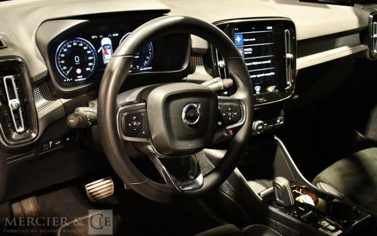 VOLVO XC40 T4 R-DESIGN 2M Y 2,5 GRIS GG-131-ML