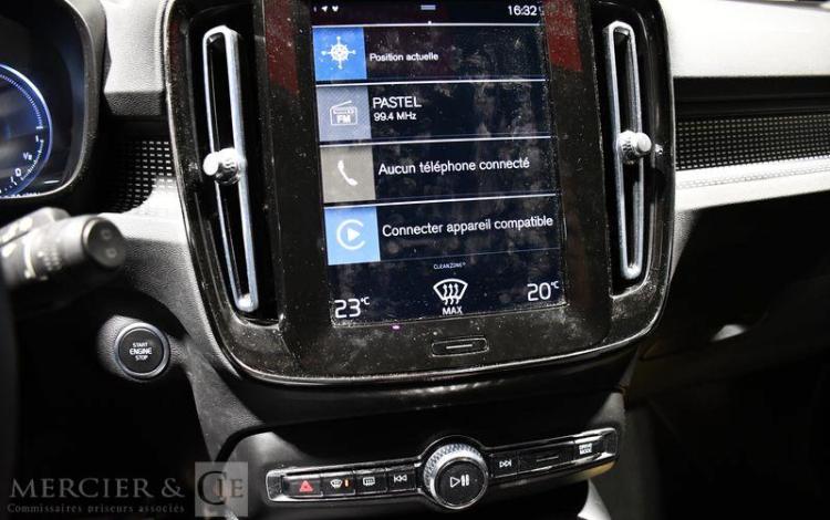 VOLVO XC40 T4 R-DESIGN 2M Y 2,5 GRIS GG-131-ML