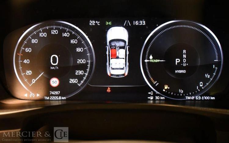 VOLVO XC40 T4 R-DESIGN 2M Y 2,5 GRIS GG-131-ML