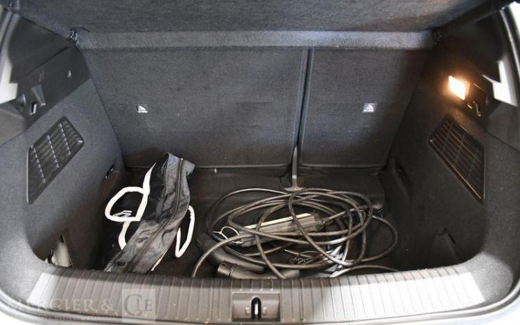 RENAULT MEGANE E-TECH EQUILIBRE EV40 130CH STANDARD BLANC GH-140-XW