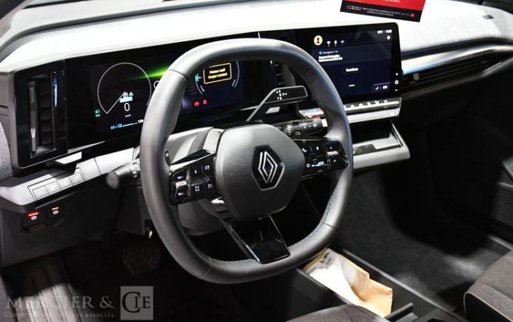 RENAULT MEGANE E-TECH EQUILIBRE EV40 130CH STANDARD BLANC GH-140-XW