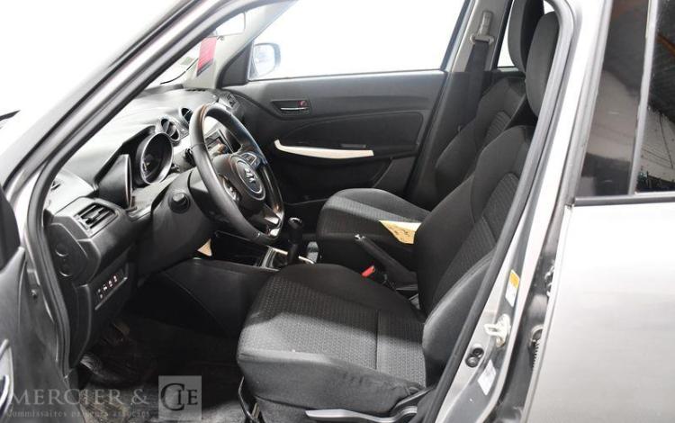 SUZUKI SWIFT PRIVILEGE GRIS GJ-988-ZZ