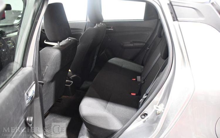 SUZUKI SWIFT PRIVILEGE GRIS GJ-988-ZZ