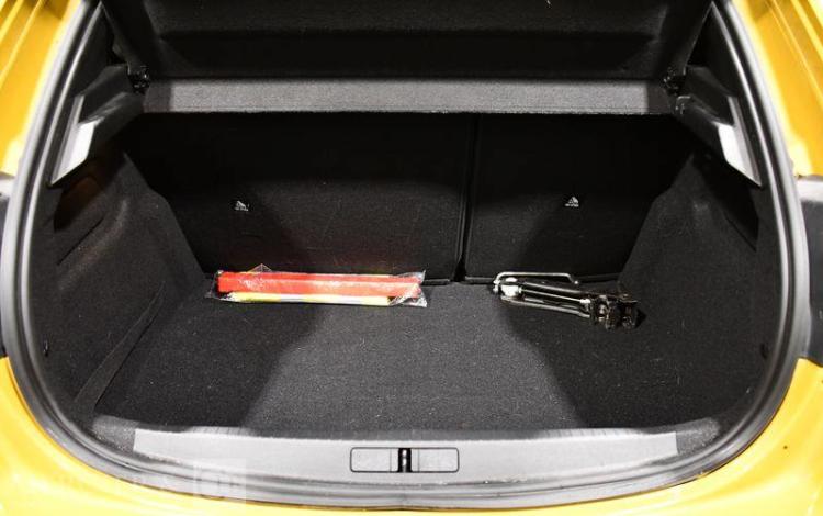 PEUGEOT 208 JAUNE GK2695