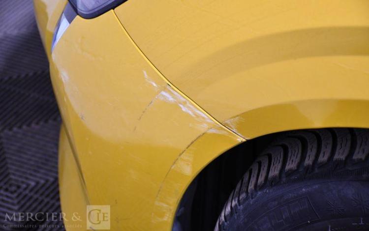 PEUGEOT 208 JAUNE GK2695