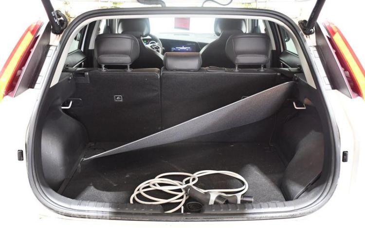 KIA NIRO PREMIUM BUSINESS BLANC GL-372-BT