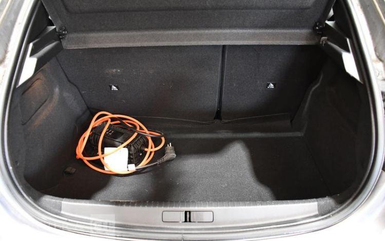 PEUGEOT e-208 135ch 50KWH ACTIVE PACK GRIS GL-553-HH