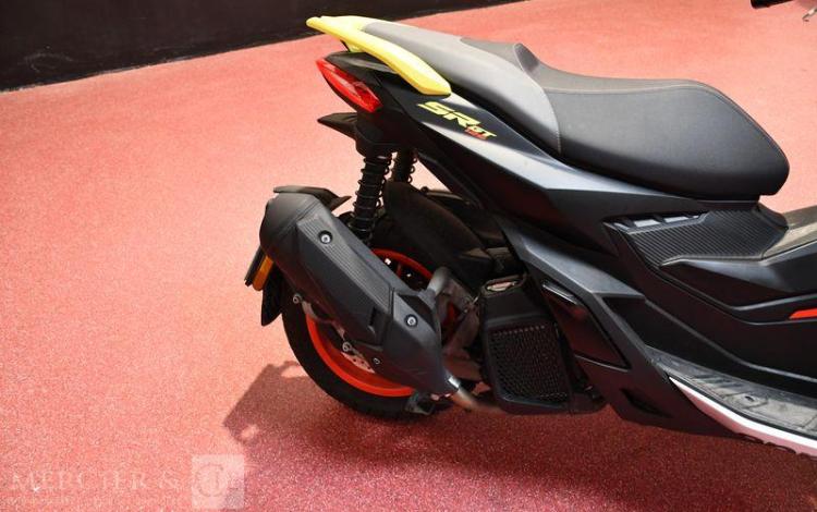 APPRILIA MOTO SRGT 125 JAUNE GN-391-HH