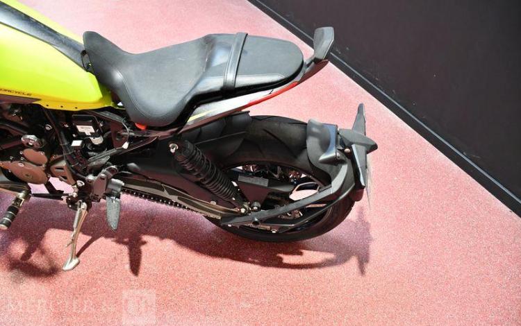 APPRILIA MOTO SRGT 125 JAUNE GN-391-HH