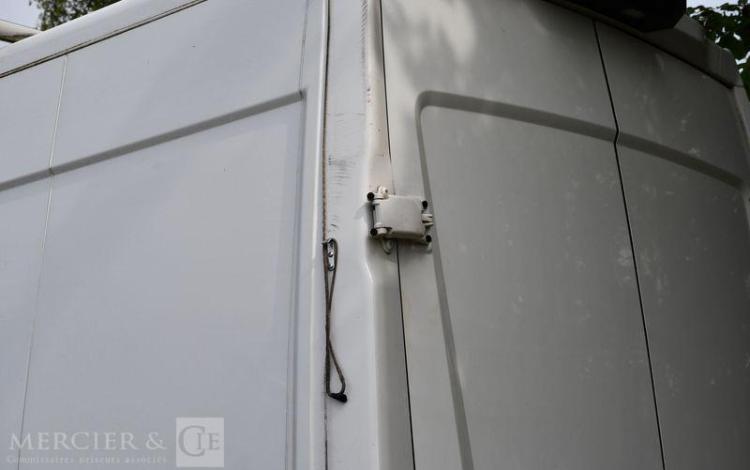 IVECO 35C18HA8V BLANC GN-607-YY