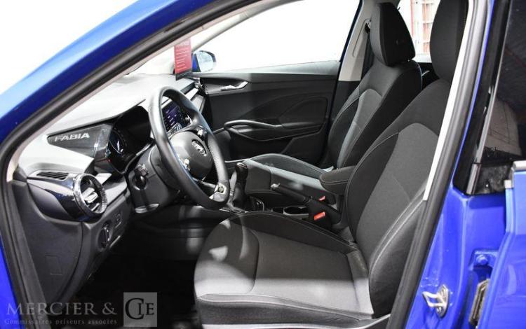 SKODA FABIA 1.0 TSI 95ch AMBITION BLEU GN-682-NC