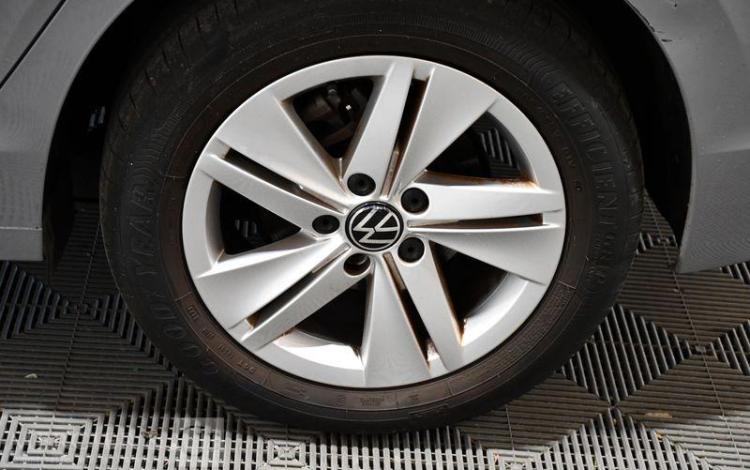 VOLKSWAGEN GOLF VIII 1.0 E-TSI 110 MHEV OPF LIFE PLUS DSG GRIS GN-792-SZ