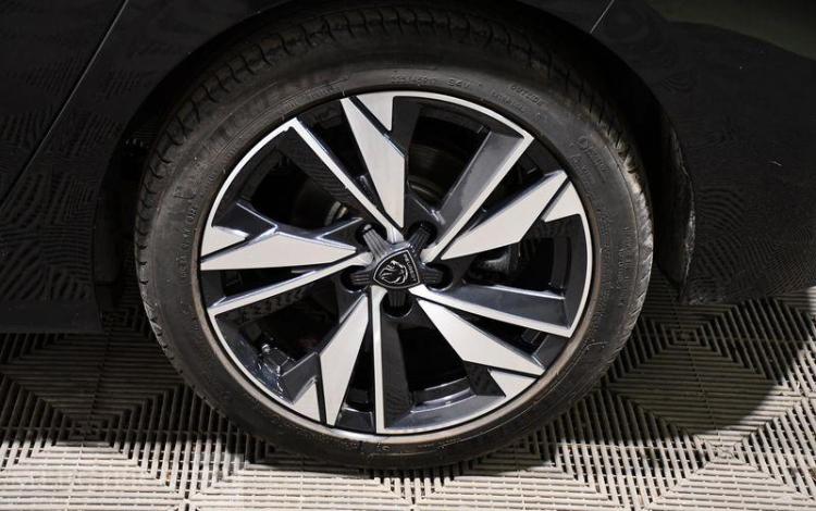 PEUGEOT 308 1.2 PURETECH 130ch ALLURE EAT NOIRE GP-016-QA