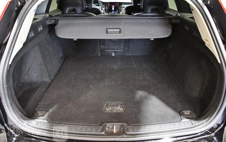 VOLVO V60 2.0 D4 190CH MOMENTUM BUSINESS NOIR GQ-887-WJ