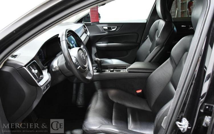 VOLVO V60 2.0 D4 190CH MOMENTUM BUSINESS NOIR GQ-887-WJ