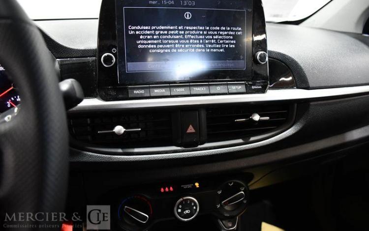 KIA PICANTO GT LINE BLANC GQ-984-EG