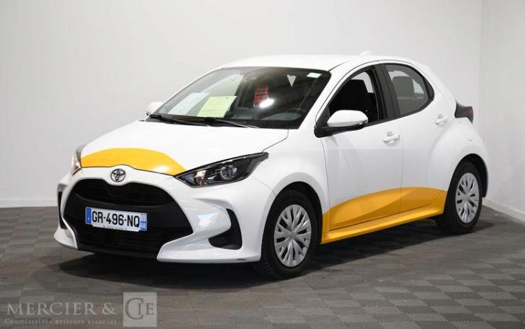 TOYOTA YARIS A,E BLANC GR-496-NQ