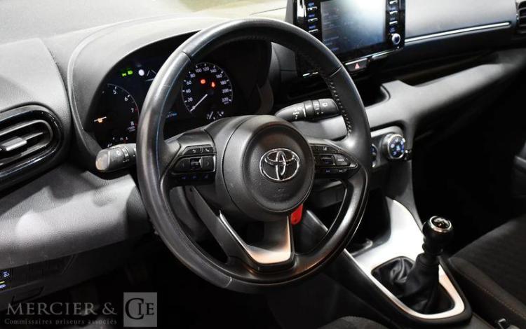 TOYOTA YARIS A,E BLANC GR-496-NQ