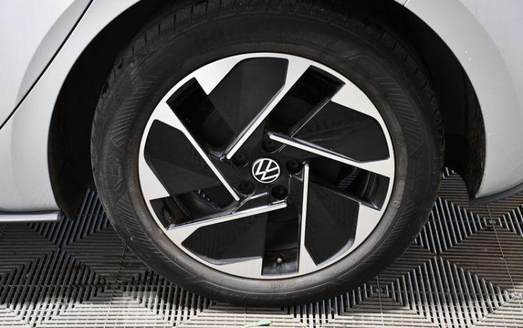 VOLKSWAGEN ID3 PRO 58 kwh 107 kw GRIS GS-285-DX