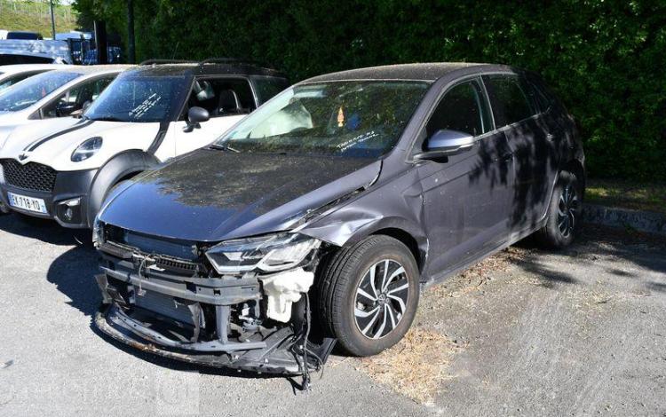 VOLKSWAGEN POLO 1,0 TSI 95 DSG7 LIFE GRIS GS-676-XP