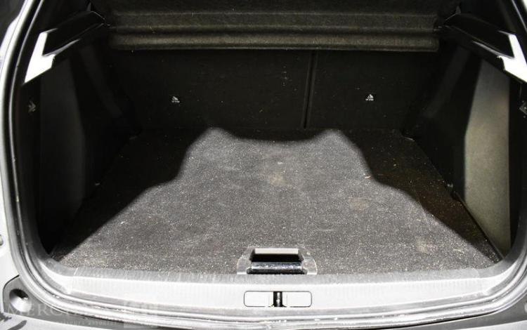 PEUGEOT 2008 GRIS GS-995-TB