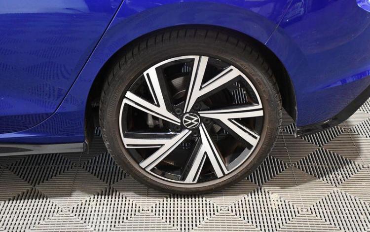 VOLKSWAGEN GOLF A8 1,5 TSI MILD HYBRID 150CH DSG7 BLEU GT-756-ZP