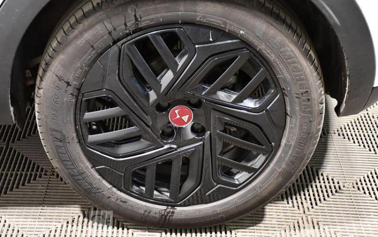 DS DS3 BLANC GT-772-WM