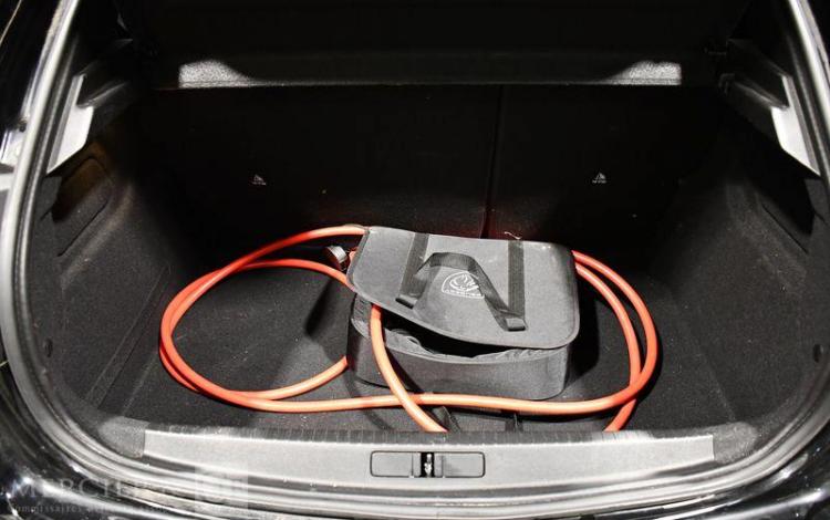 PEUGEOT e-208 STYLE NOIR GV-374-KJ