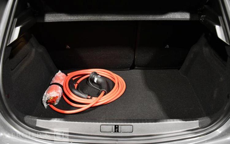 PEUGEOT e-208 135ch 50KWH STYLE GRIS GV-462-LQ