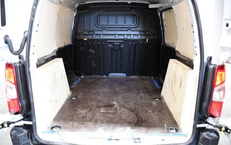 PEUGEOT PARTNER M 650kg BLANC GW-162-MW