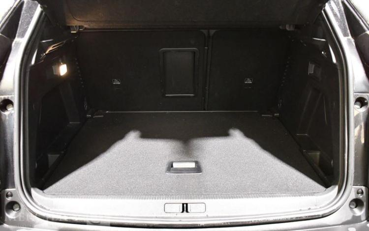 PEUGEOT 3008 NOIR GW-580-CQ