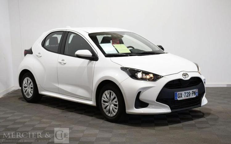 TOYOTA YARIS A,E BLANC GX-729-PN