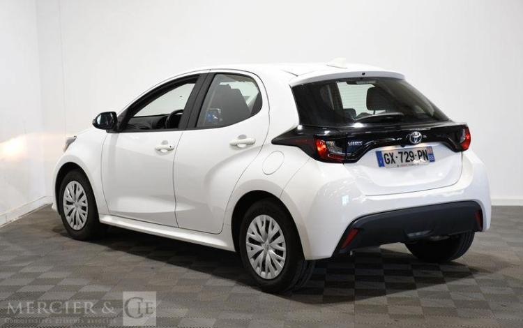 TOYOTA YARIS A,E BLANC GX-729-PN