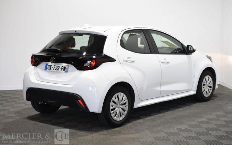 TOYOTA YARIS A,E BLANC GX-729-PN