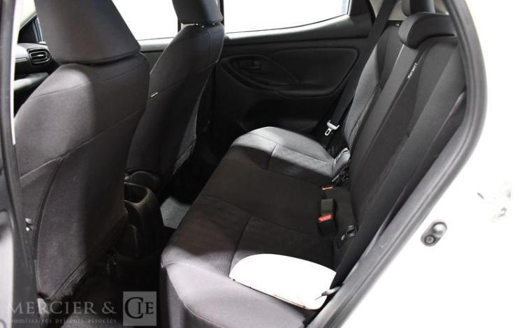 TOYOTA YARIS A,E BLANC GX-729-PN