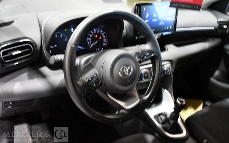 TOYOTA YARIS A,E BLANC GX-729-PN