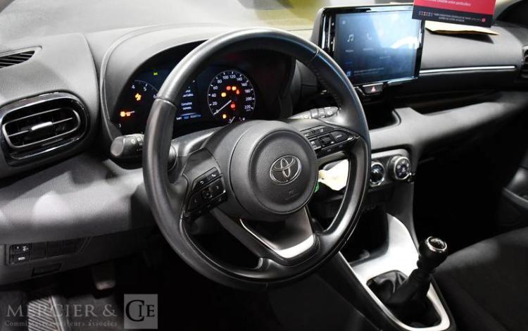 TOYOTA YARIS A,E BLANC GX-808-PN