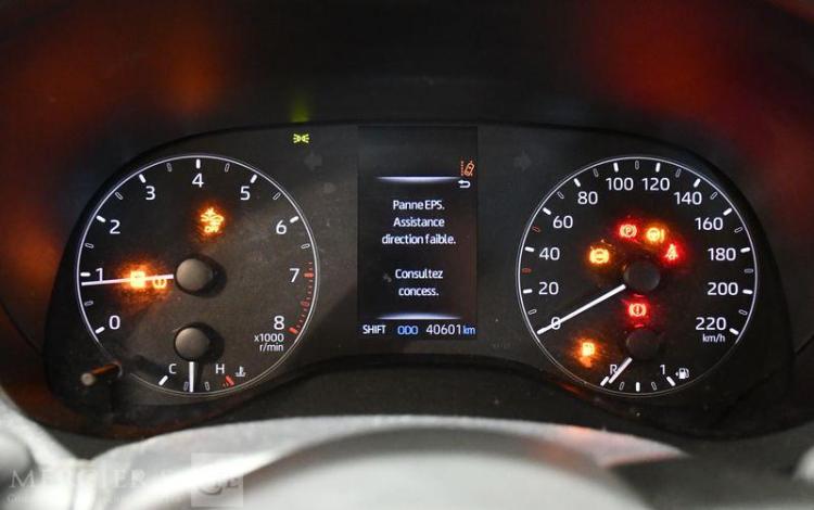 TOYOTA YARIS A,E BLANC GX-808-PN