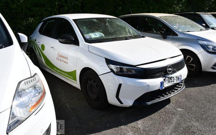 OPEL CORSA BLANC GY-053-TM