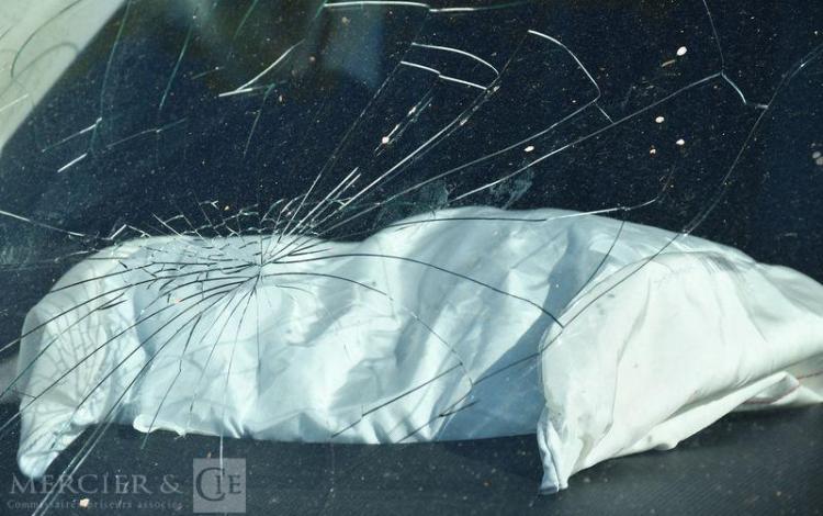 OPEL CORSA BLANC GY-053-TM