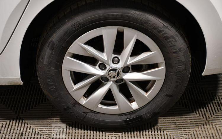 SKODA FABIA SOCIETE 1.0 TSI 115ch SELECTION DSG BLANC GY-149-TS