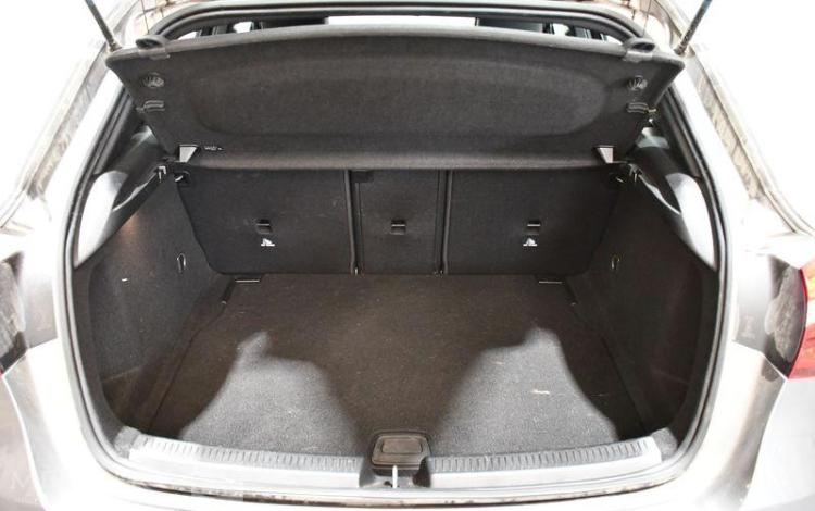 MERCEDES CLASSE A 1,5 180 D 115 STYLE LINE GRIS GY-556-WD